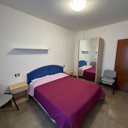 Residence Beatrice - Agenzia Cocal Каорле Екстериор снимка